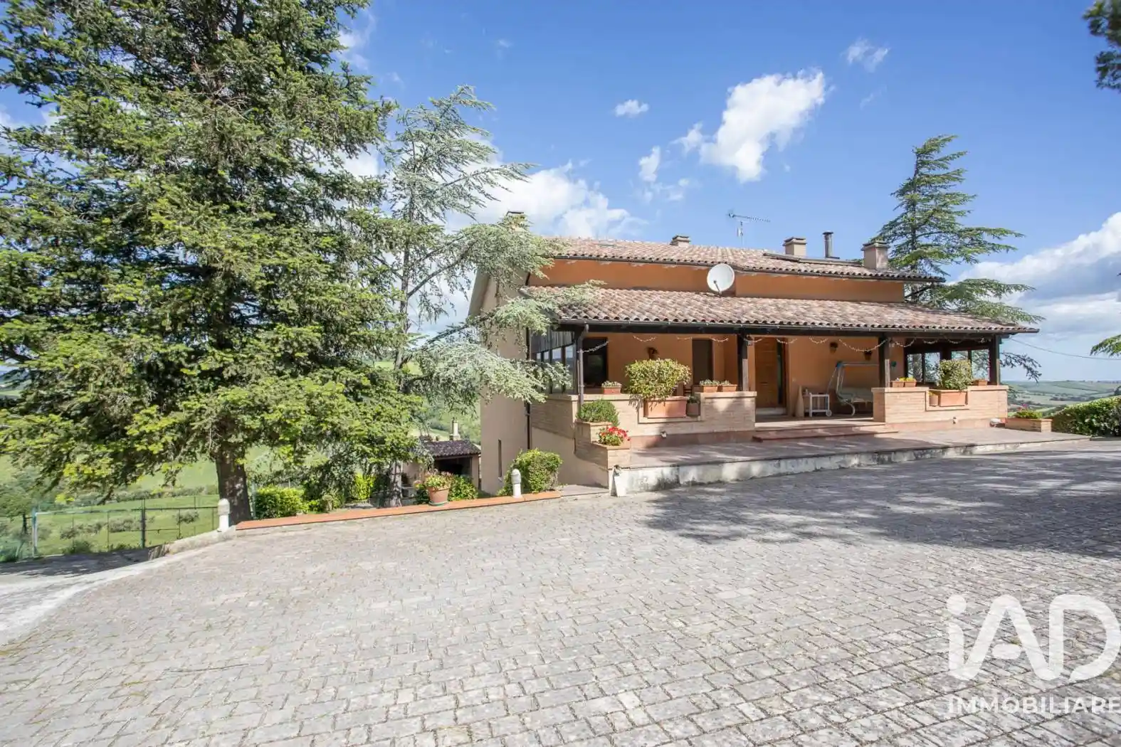 Villa in vendita a Colmurano