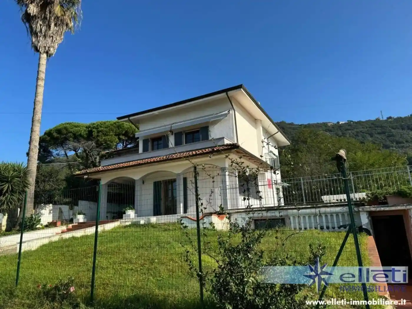 Villa in vendita a Carrara