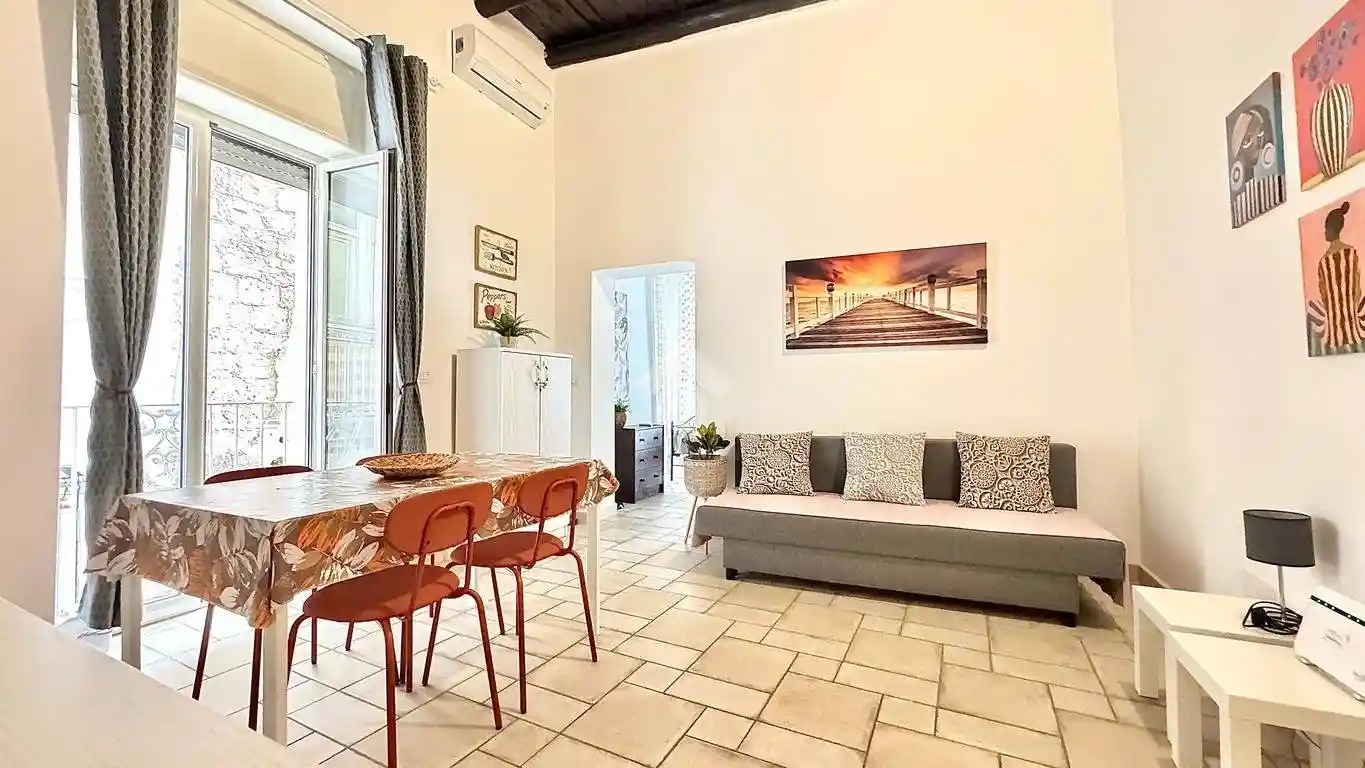 Appartamento in vendita a Napoli