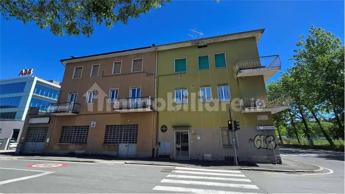 Palazzo - Edificio in vendita a Bergamo