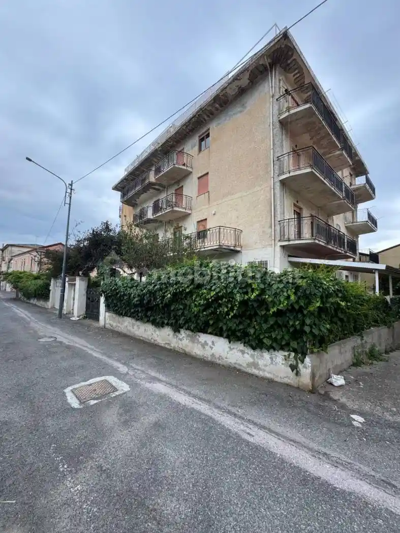 Appartamento in vendita a Falerna