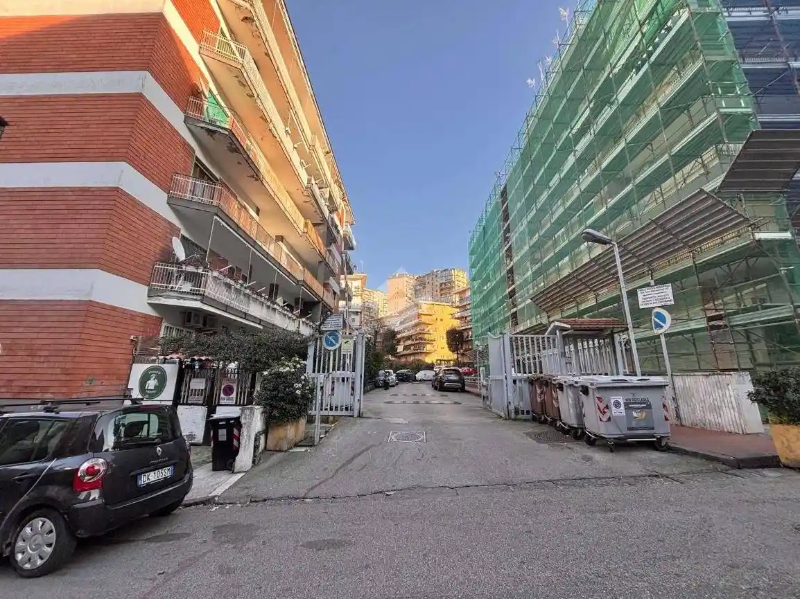 Appartamento in vendita a Napoli