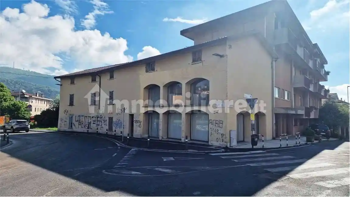 Palazzo - Edificio in vendita a Bergamo