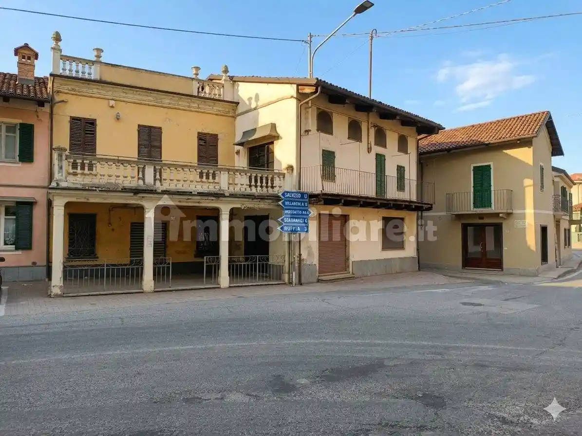 Palazzo - Edificio in vendita a Monasterolo di Savigliano