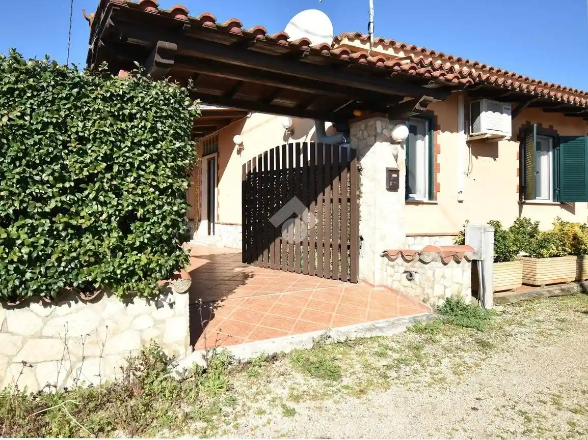 Casa indipendente in vendita a Cisterna di Latina