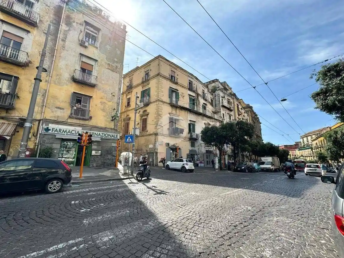 Appartamento in vendita a Napoli