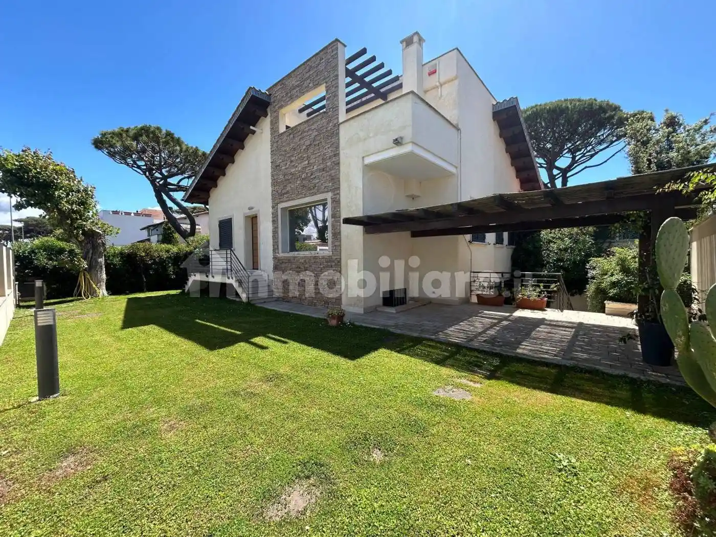 Villa in affitto a Fiumicino