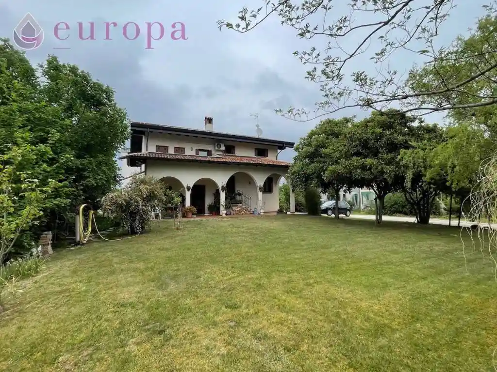 Villa in vendita a Montereale Valcellina