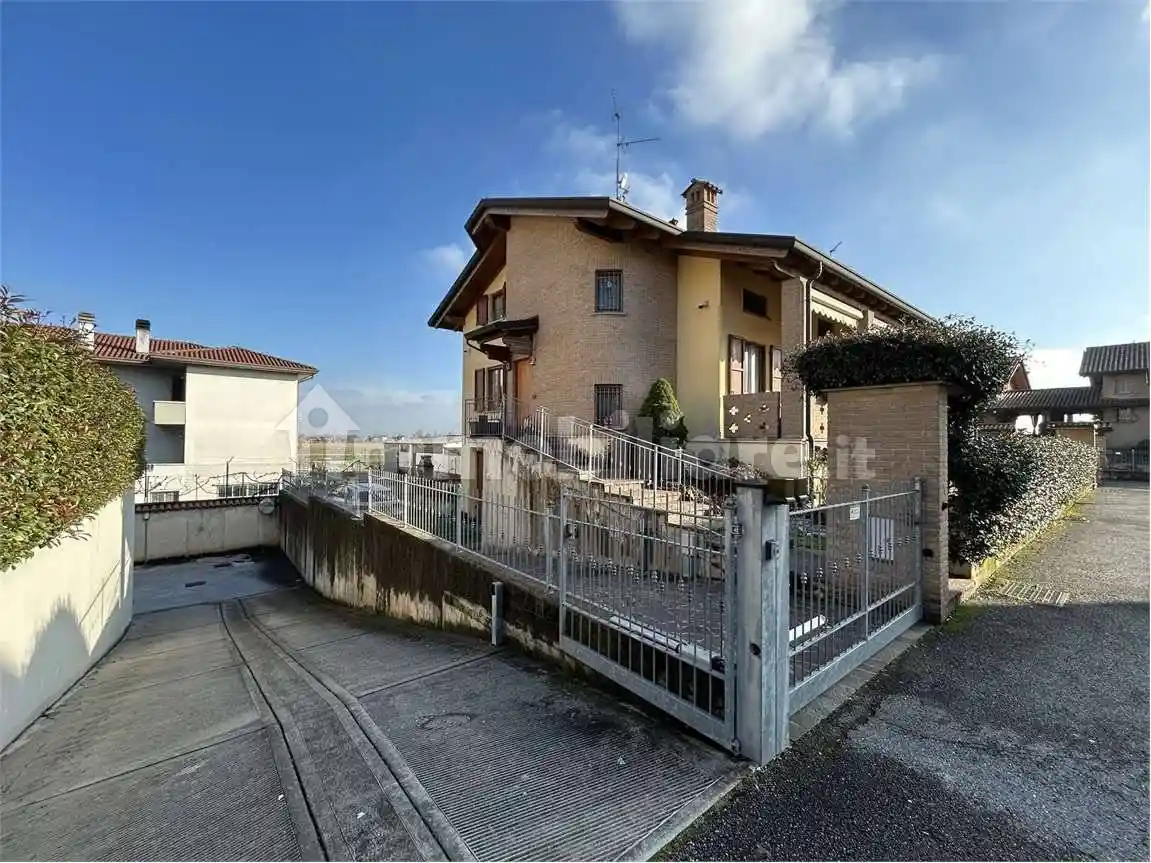 Villa in vendita a Grassobbio
