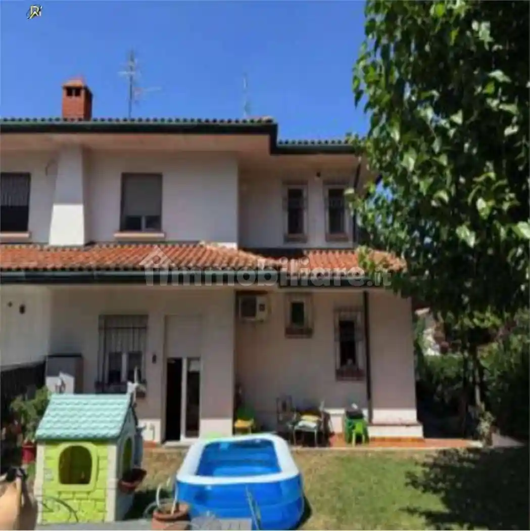 Villa in vendita a Pioltello