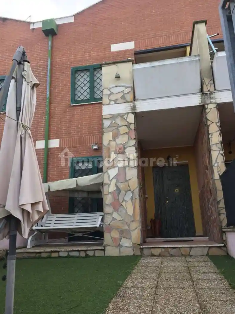 Villetta a schiera in affitto a Roma