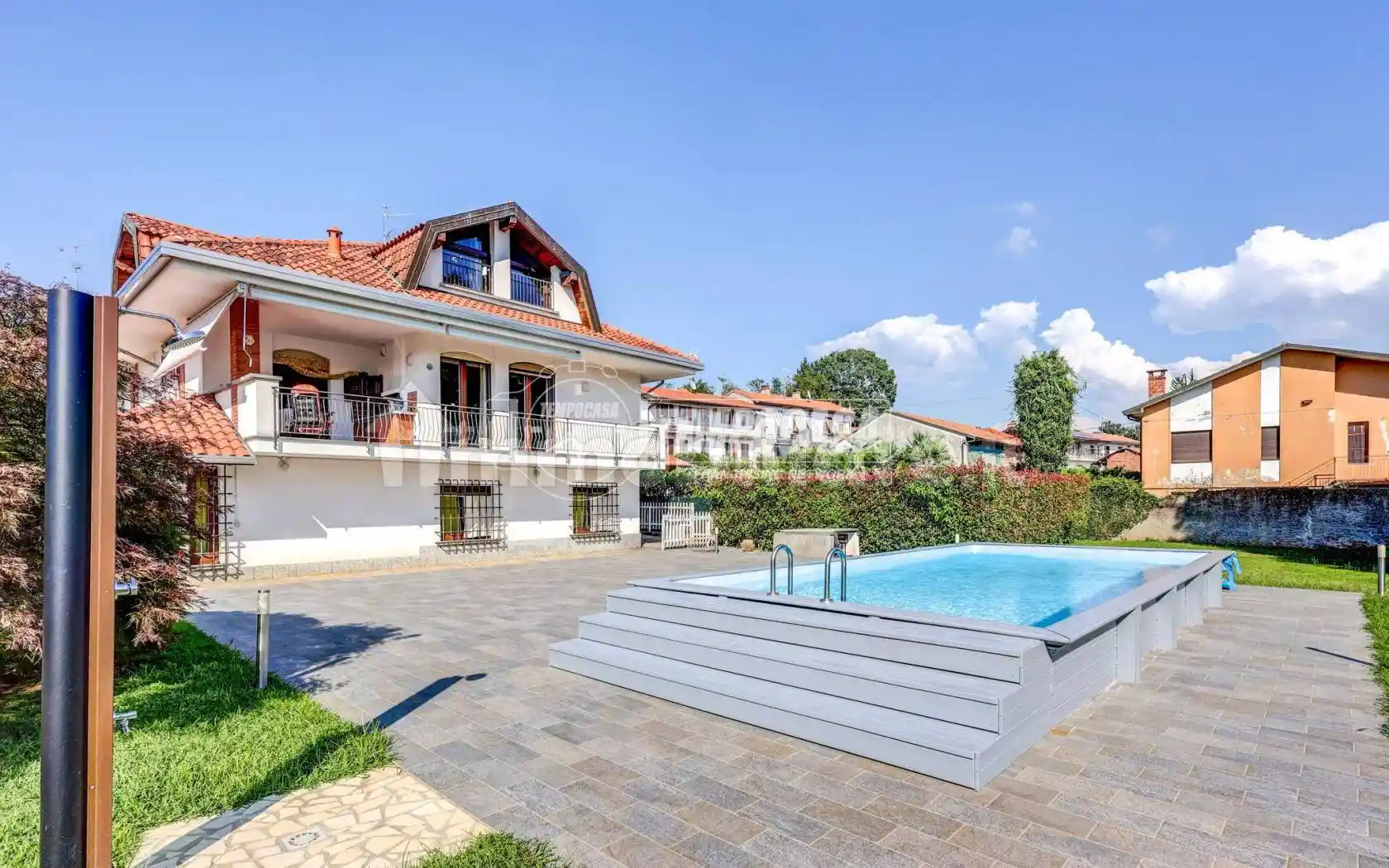 Villa in vendita a Varallo Pombia
