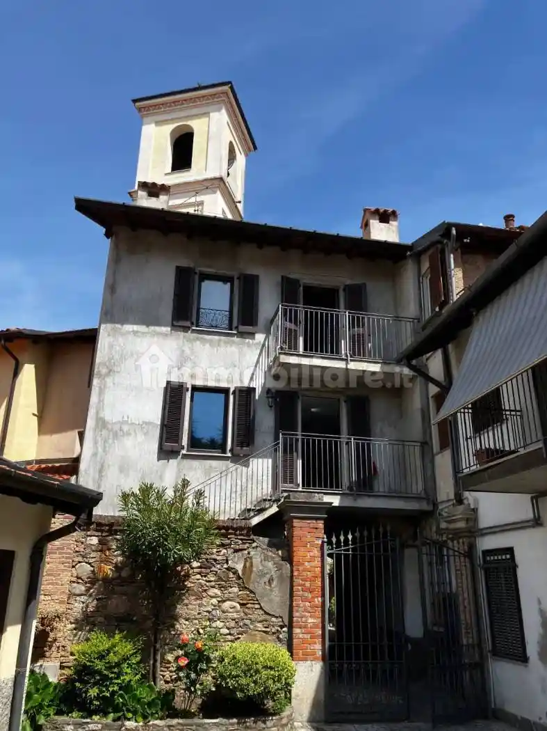 Casa indipendente in affitto a Varese