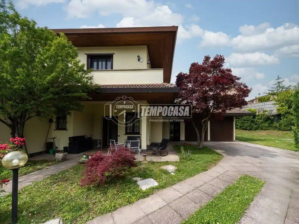 Villetta a schiera in vendita a Villasanta