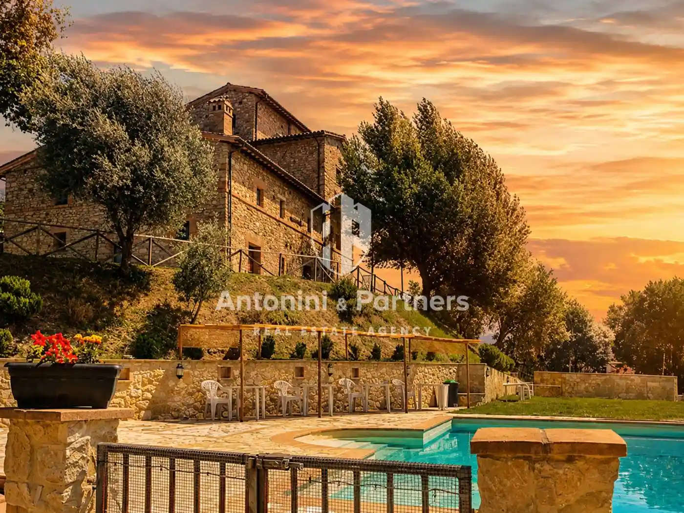 Rustico - Casale in vendita a Todi