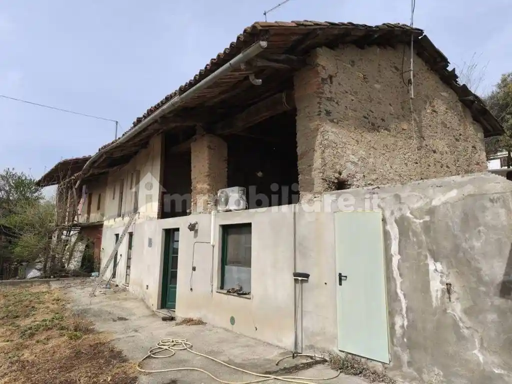 Casa indipendente in vendita a Bricherasio