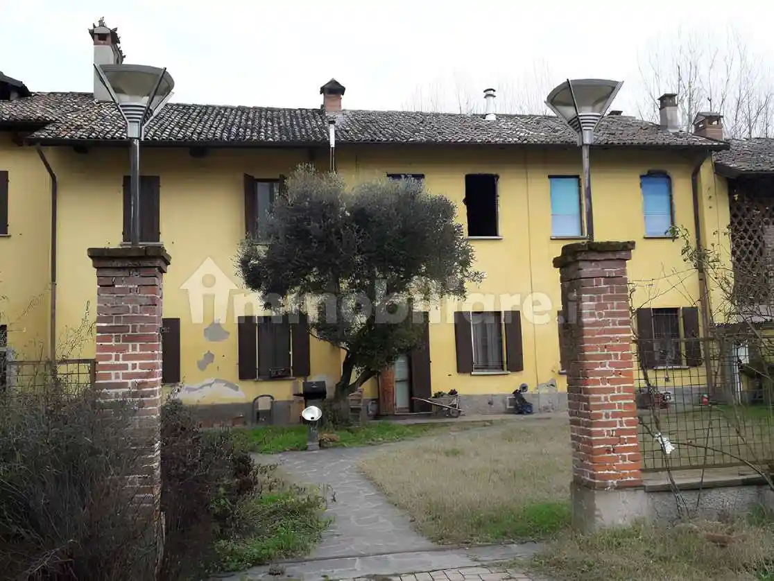 Appartamento in vendita a Vellezzo Bellini