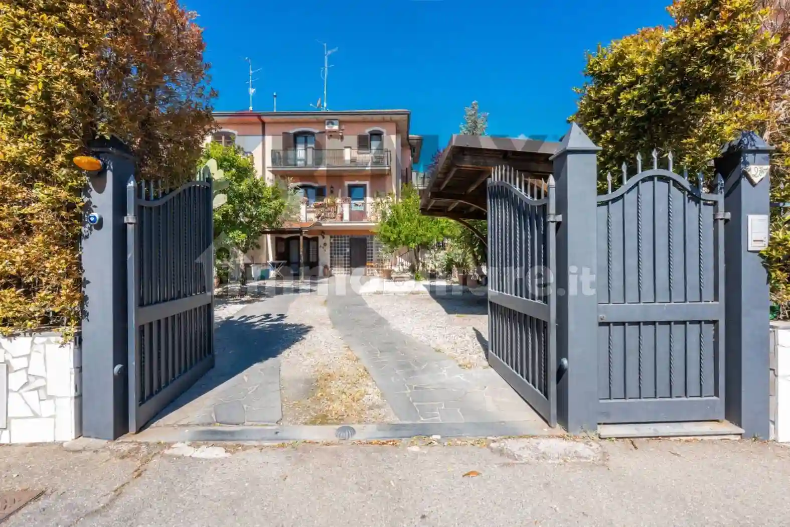 Villa - foto 2