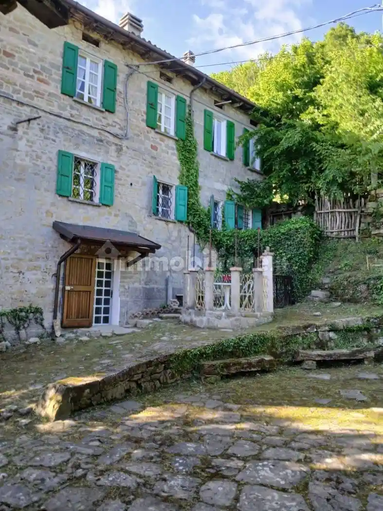 Appartamento in affitto a Vetto