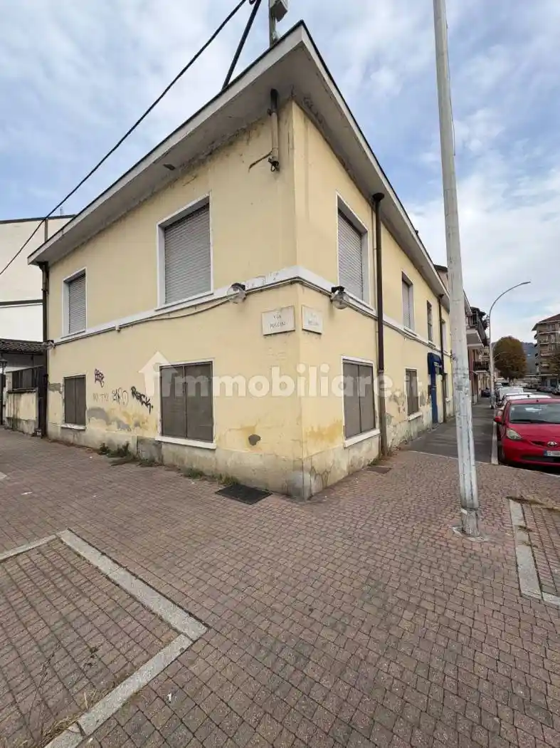 Palazzo - Edificio in vendita a Moncalieri