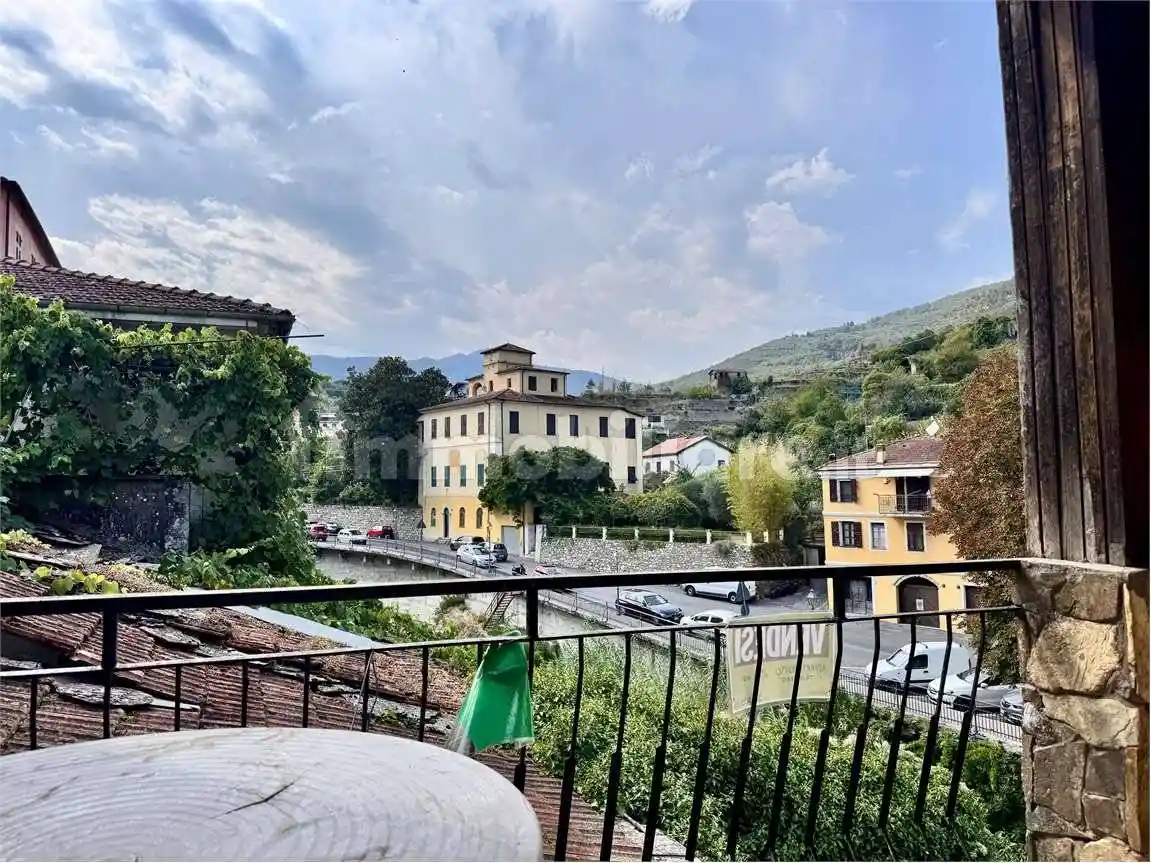 Casa indipendente in vendita a Borgomaro