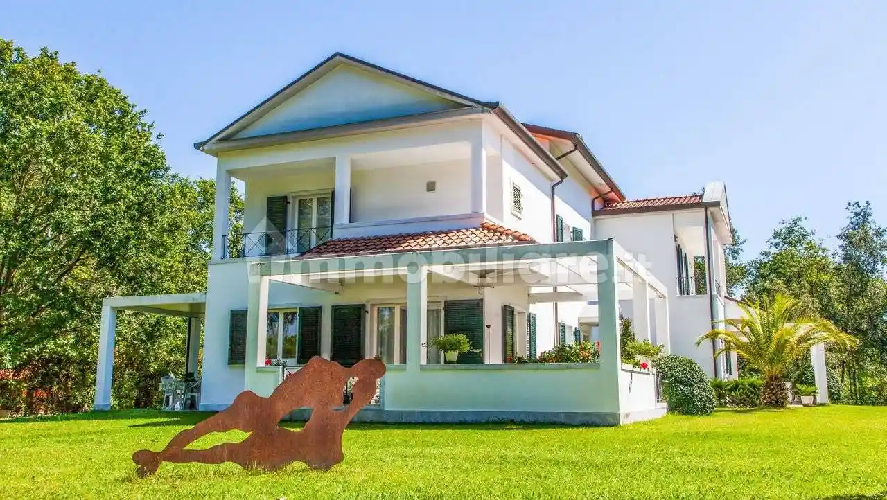 Villa in vendita a Massa