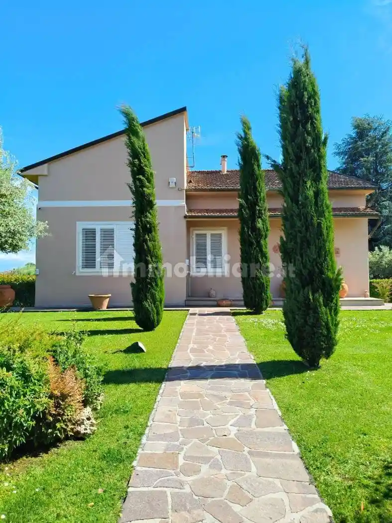 Villa in vendita a Lucca