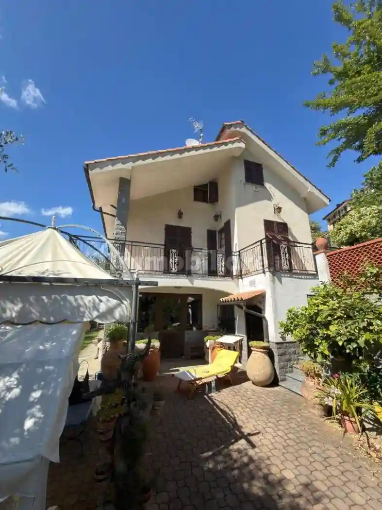 Villa - foto 2