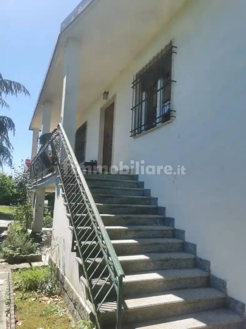 Villa in vendita a Cellarengo