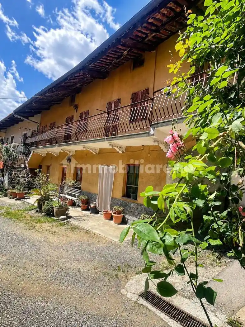 Casa indipendente in vendita a Pavone Canavese