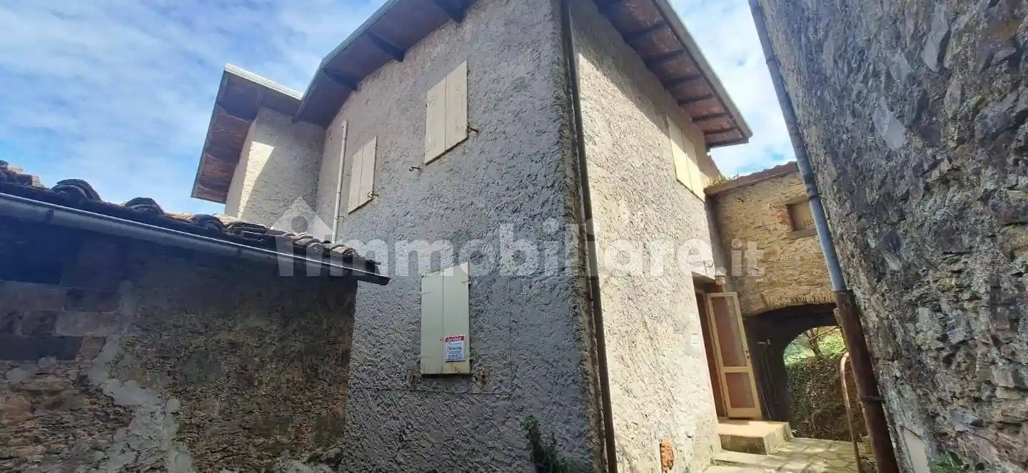 Casa indipendente in vendita a Pescaglia