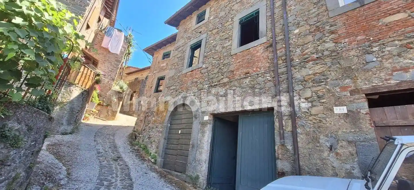 Casa indipendente in vendita a Pescaglia