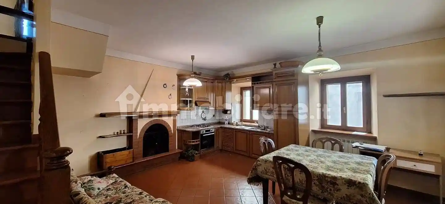 Casa indipendente in vendita a Borgo a Mozzano