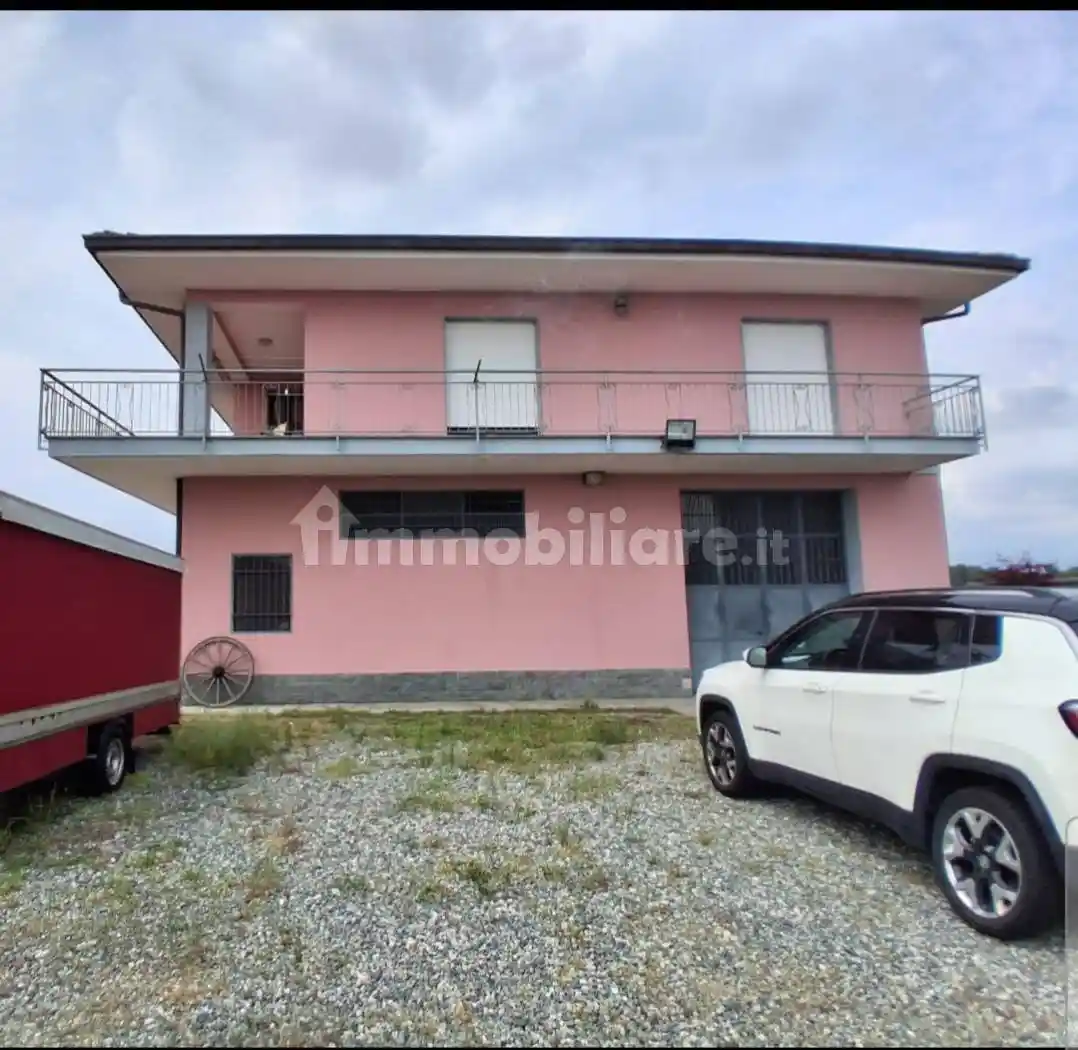 Villa in vendita a Lenta