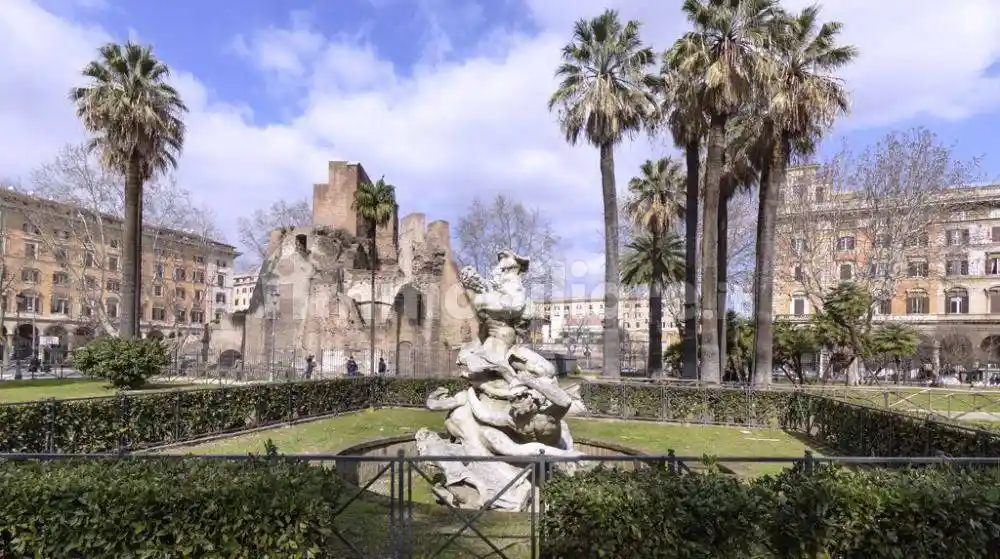 Palazzo - Edificio in vendita a Roma
