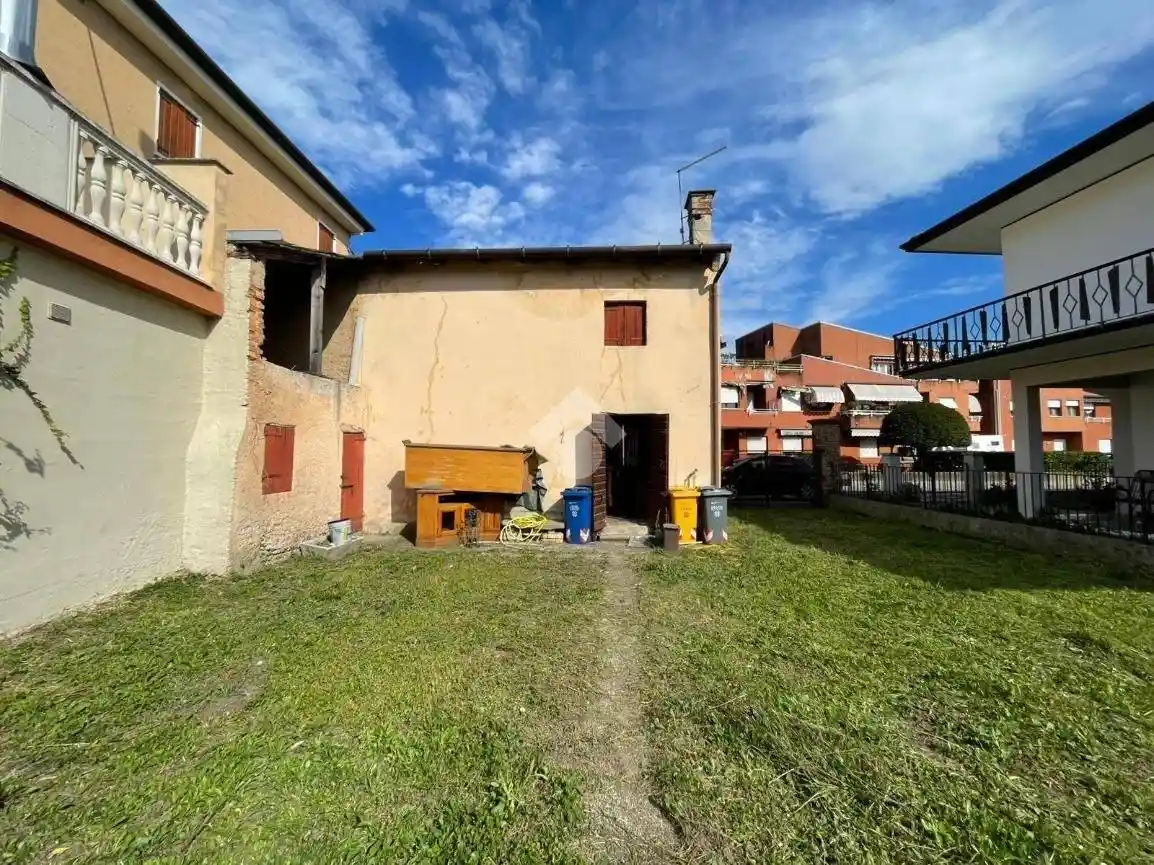 Rustico - Casale in vendita a Povegliano