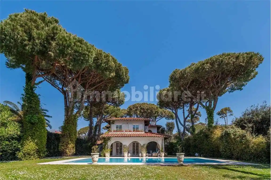 Villa in affitto a Forte dei Marmi