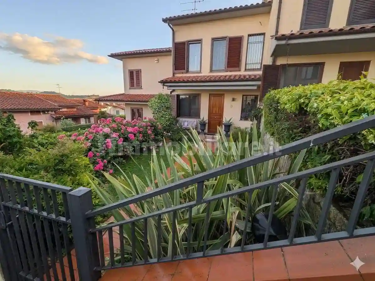 Villetta a schiera - foto 2