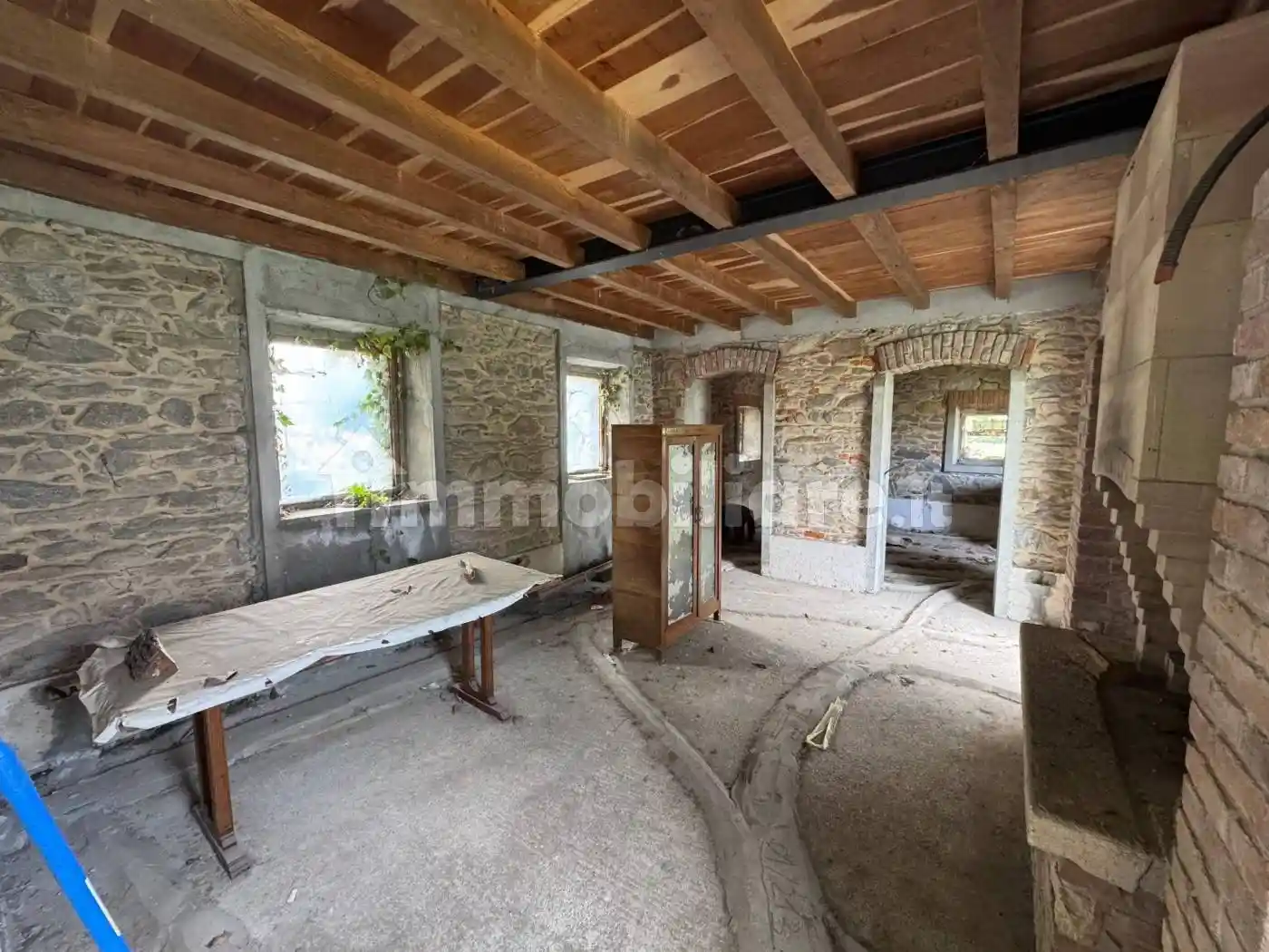 Rustico - Casale in vendita a Angera