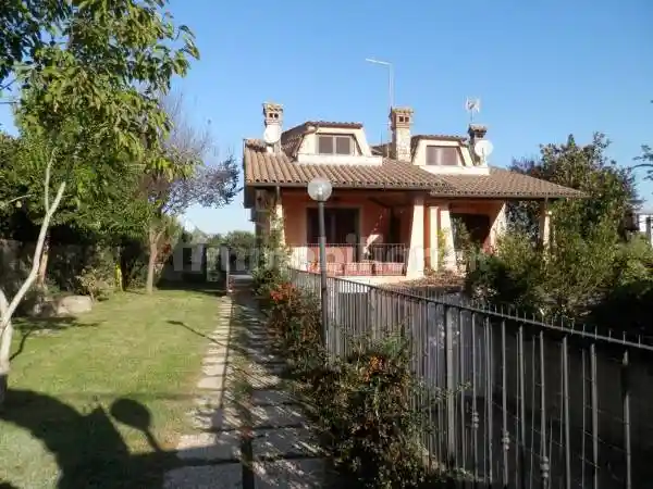 Villa in vendita a Capena
