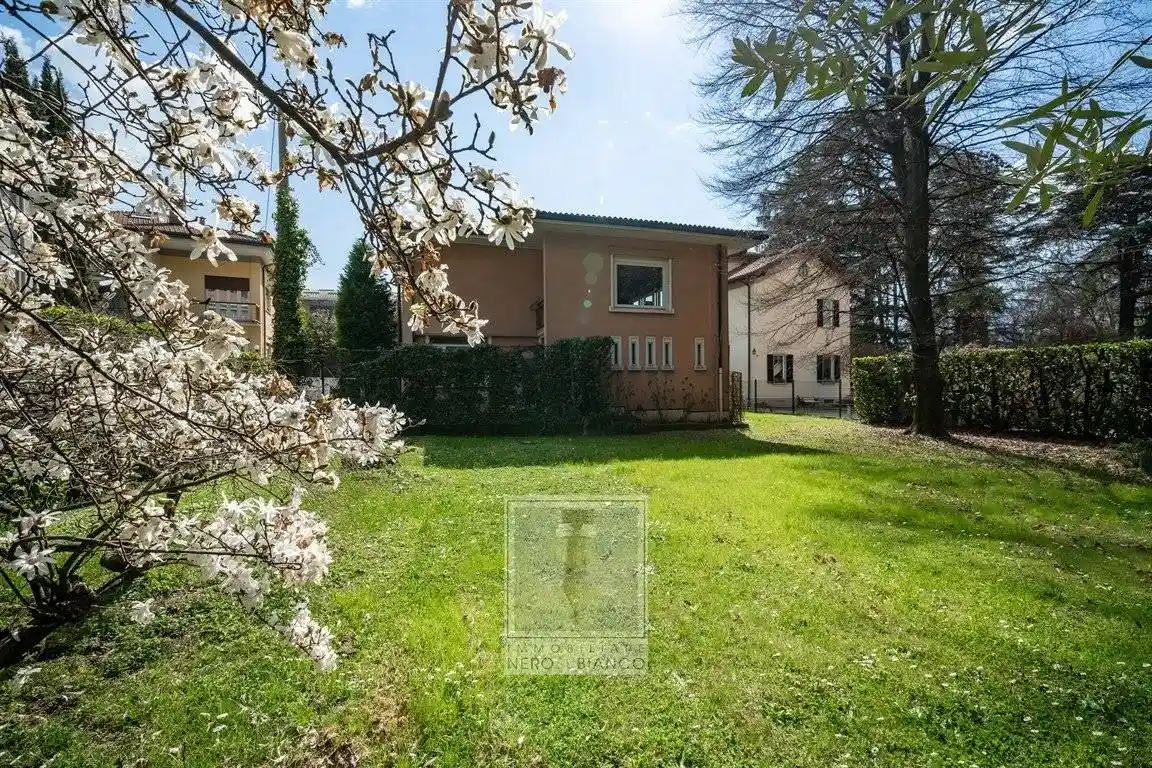 Appartamento in vendita a Calolziocorte