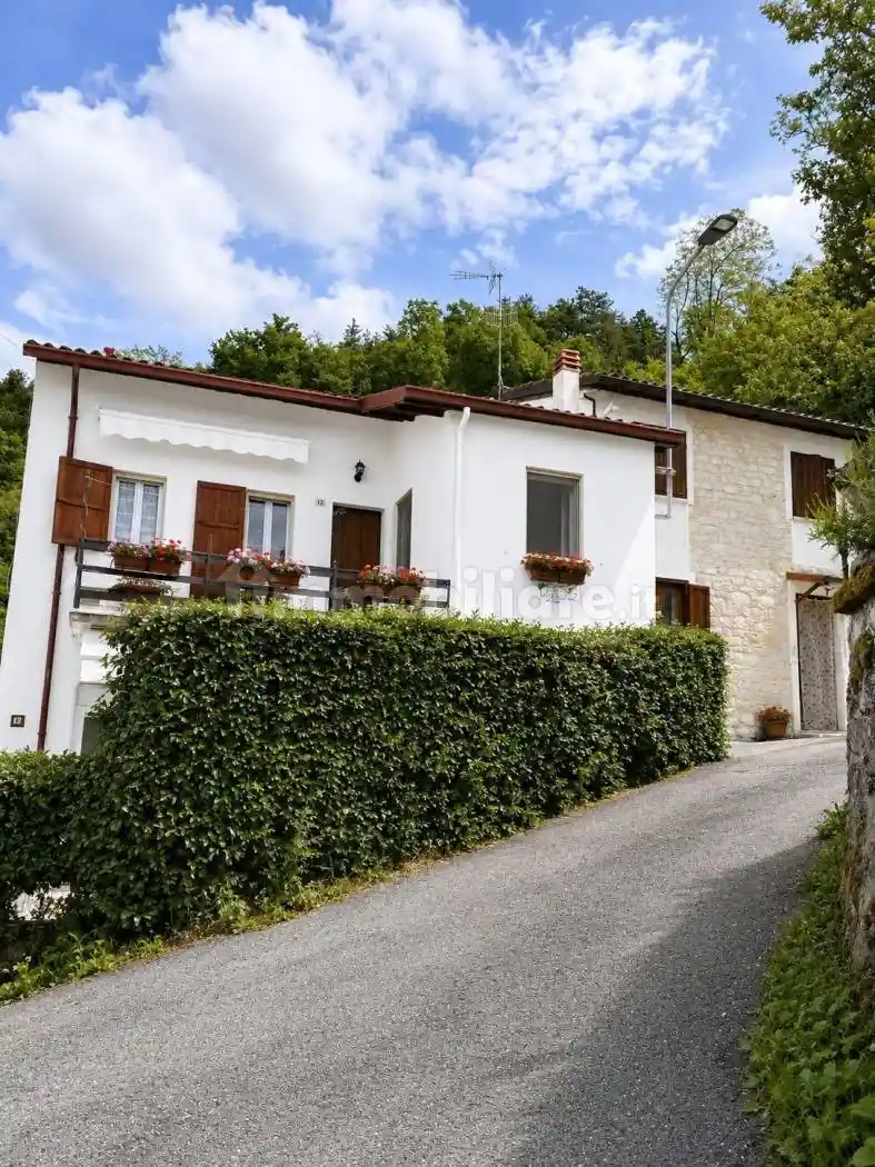 Villa in vendita a Ponte Nizza