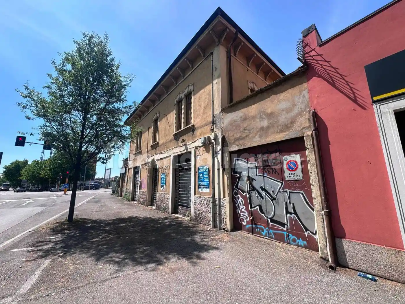 Palazzo - Edificio in vendita a Verona
