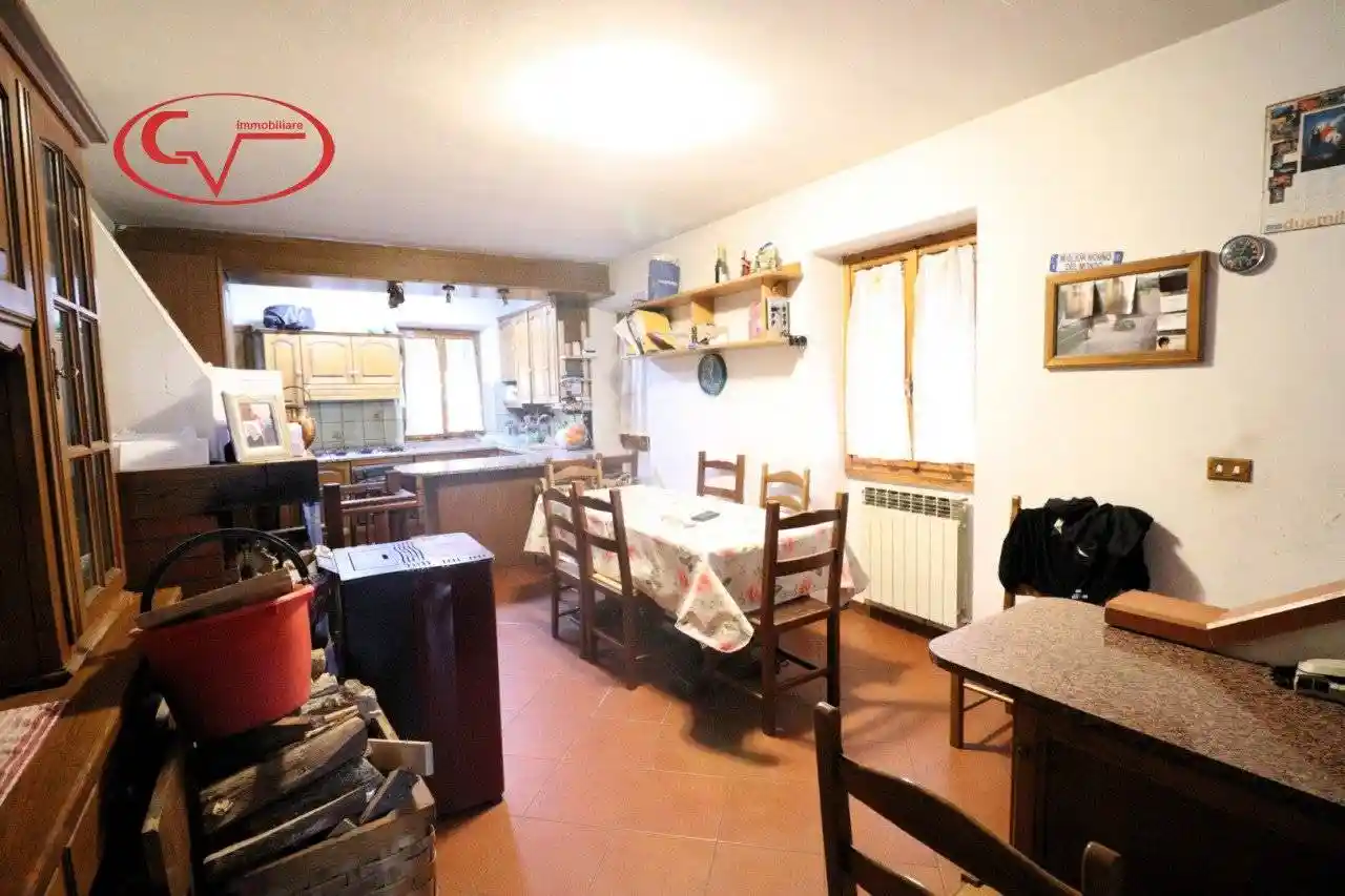 Casa indipendente in vendita a Bucine