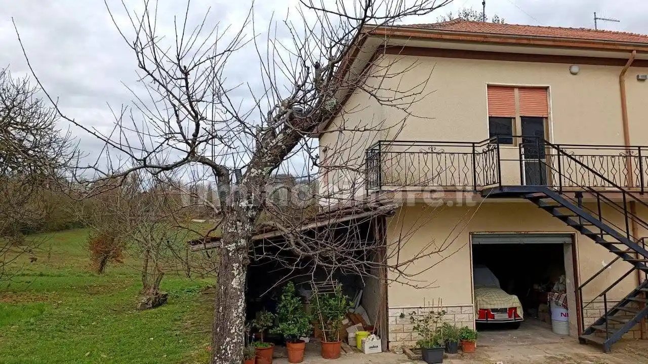 Villa in vendita a Casalvieri