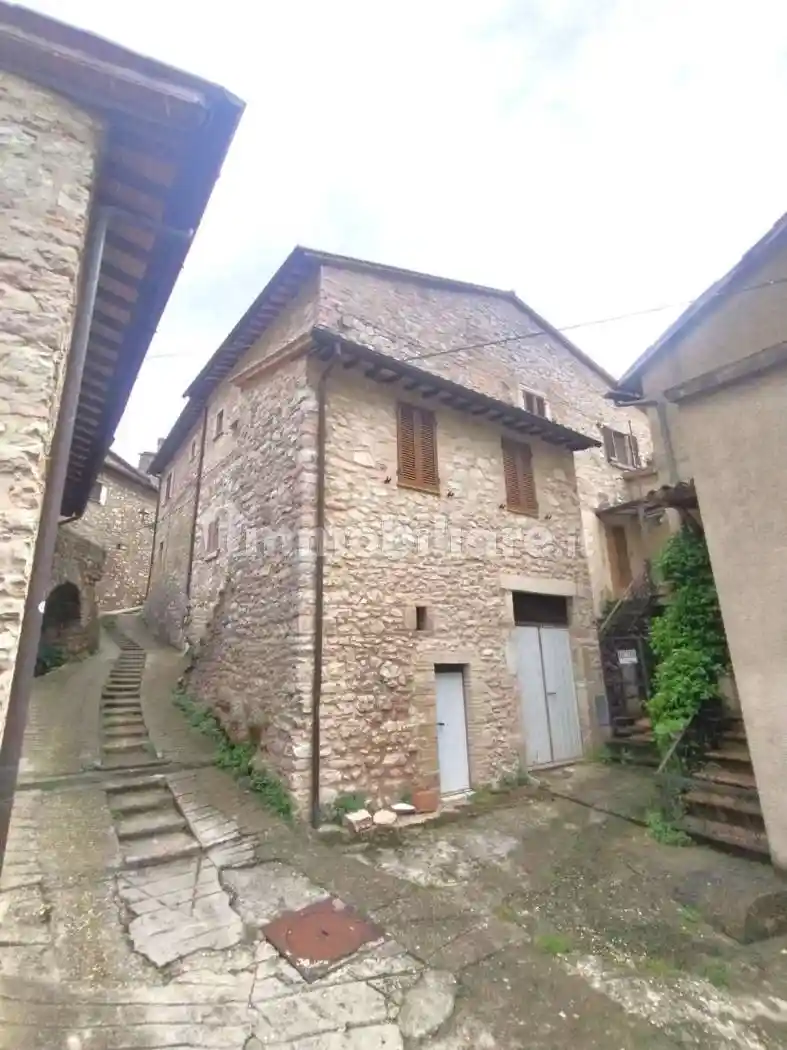 Casa indipendente in vendita a Ferentillo