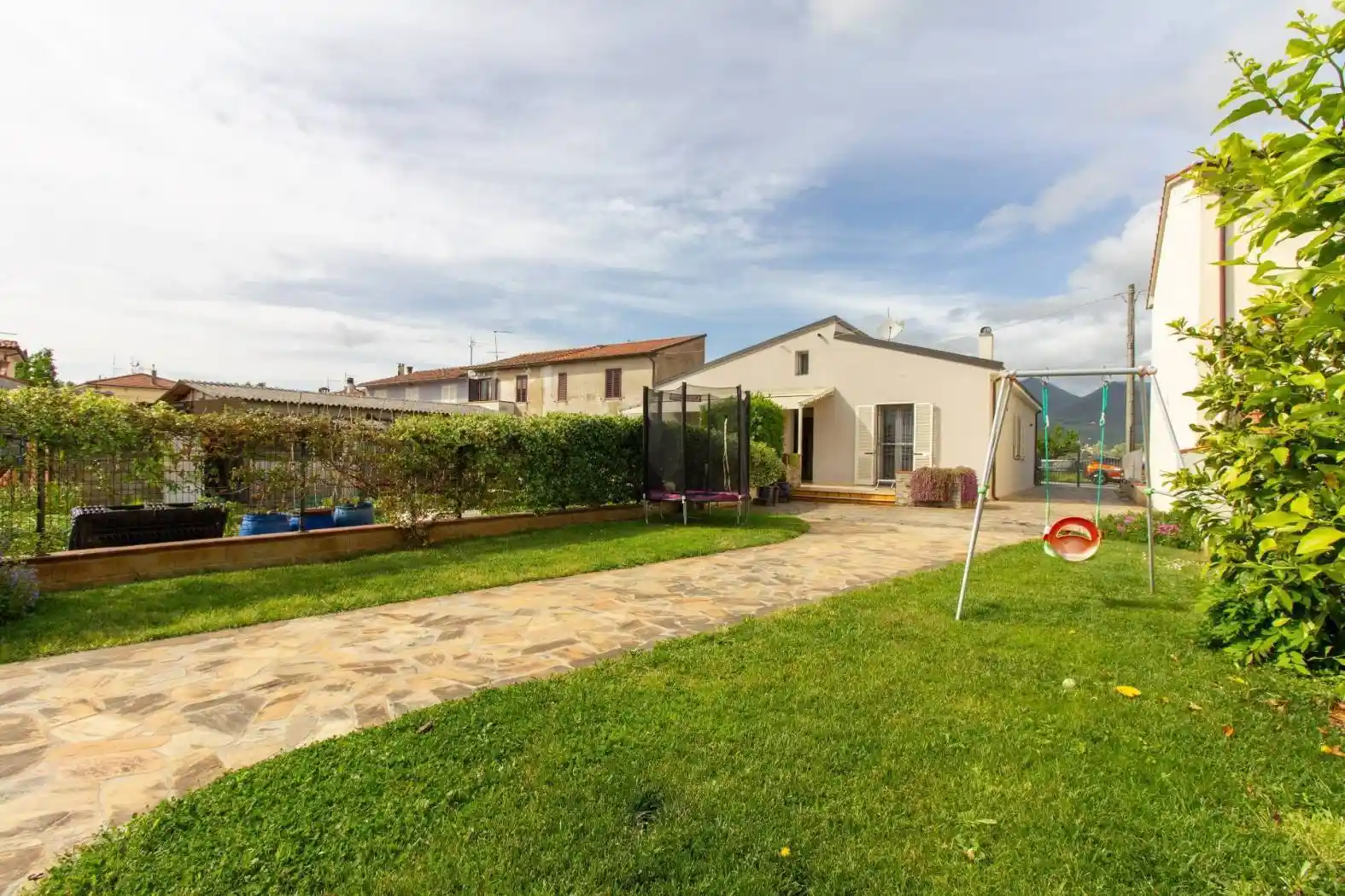 Casa indipendente in vendita a Cascina