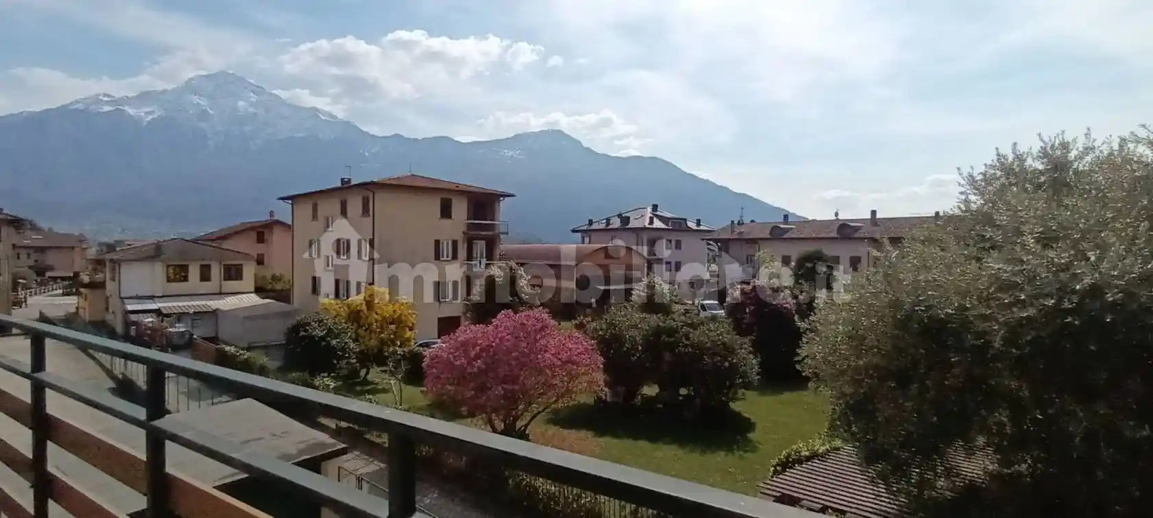 Appartamento in vendita a Domaso