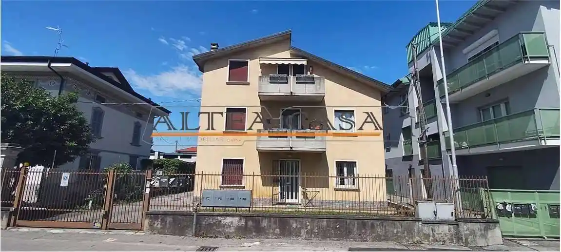 Appartamento in vendita a Curno