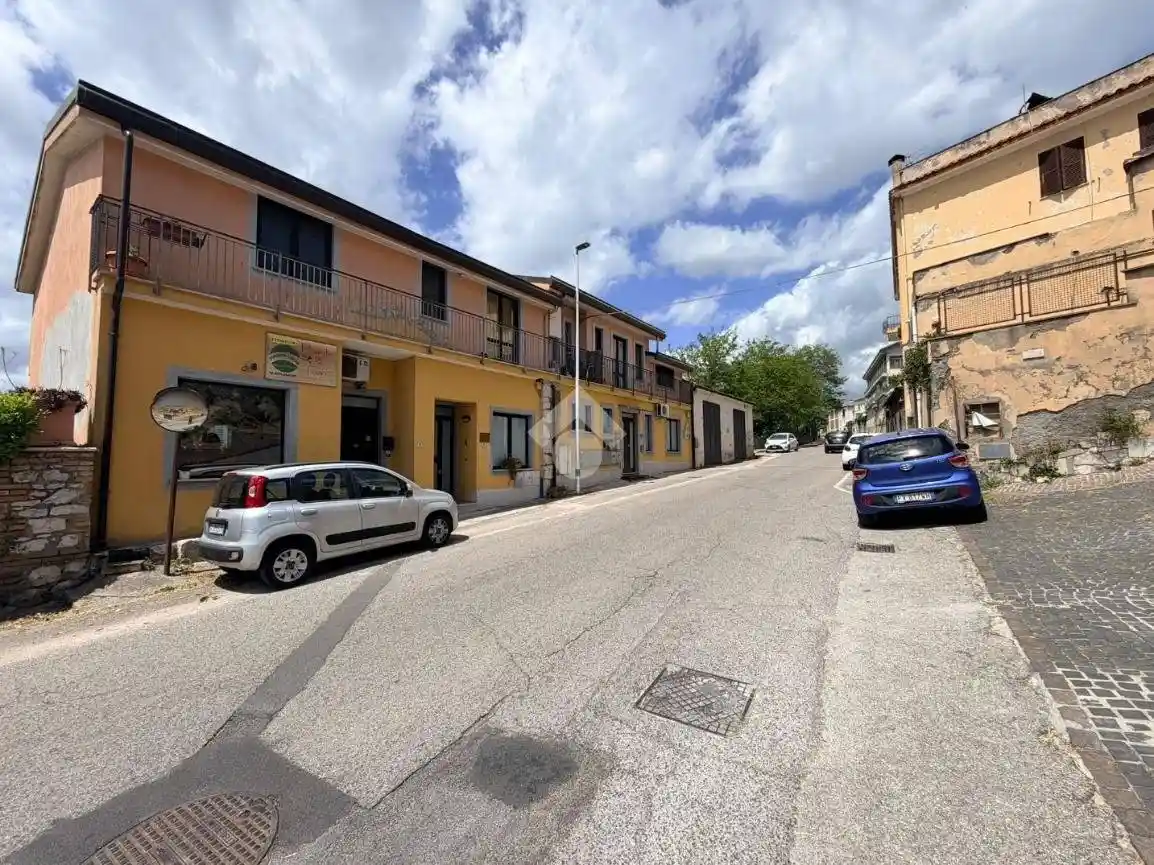Palazzo - Edificio in vendita a Ripi